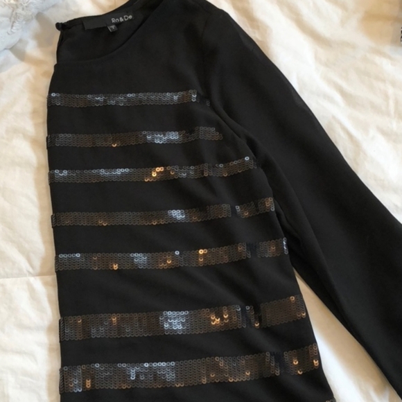 Ro & De Sheer Black Sequin Relaxed Blouse - Medium - Picture 3 of 8